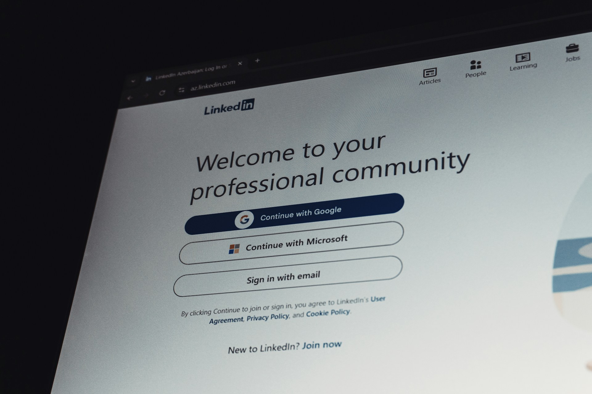 Can we use temp mail for job post